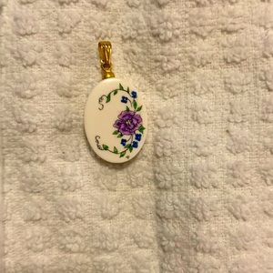 Pendant with Flower Motif